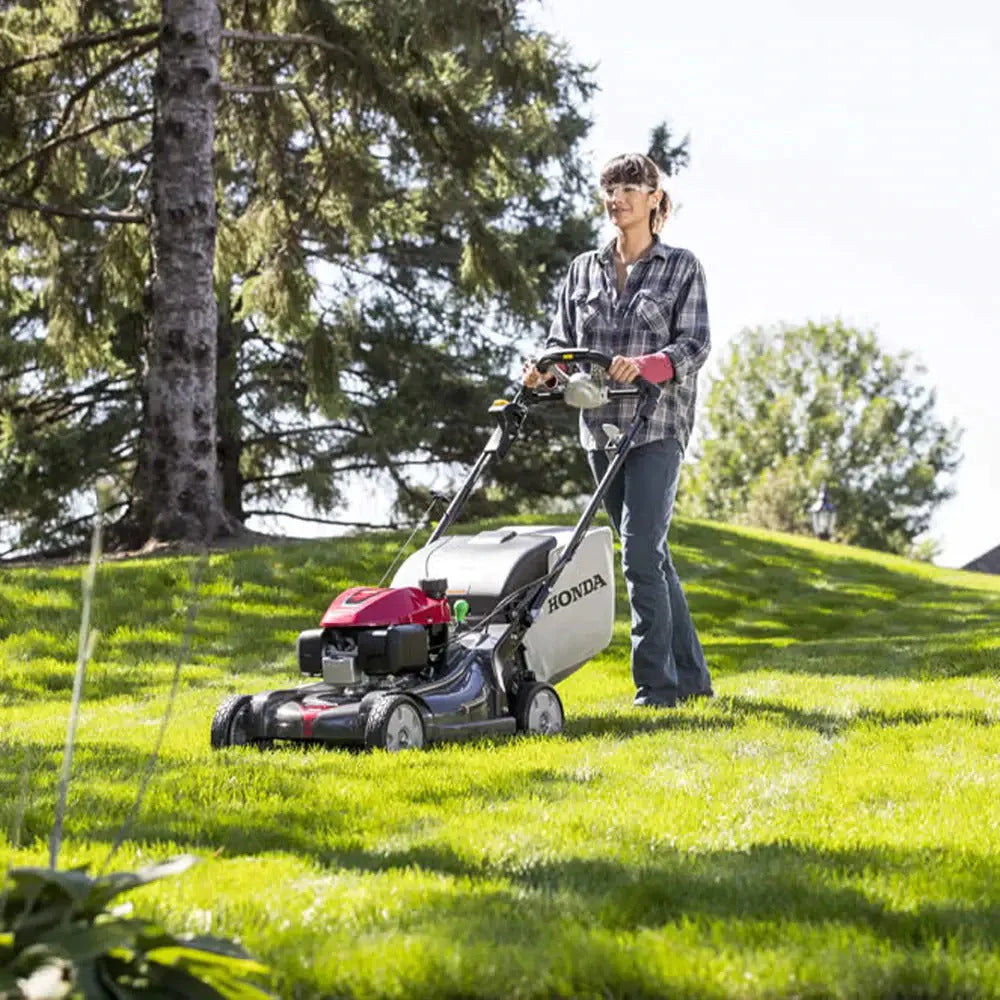 2026 Honda 21-inch Nexite self-propelled mower deck – Versamow 4-in-1 system – hydrostatic drive – electric starter – GCV200 engine with Roto-Stop