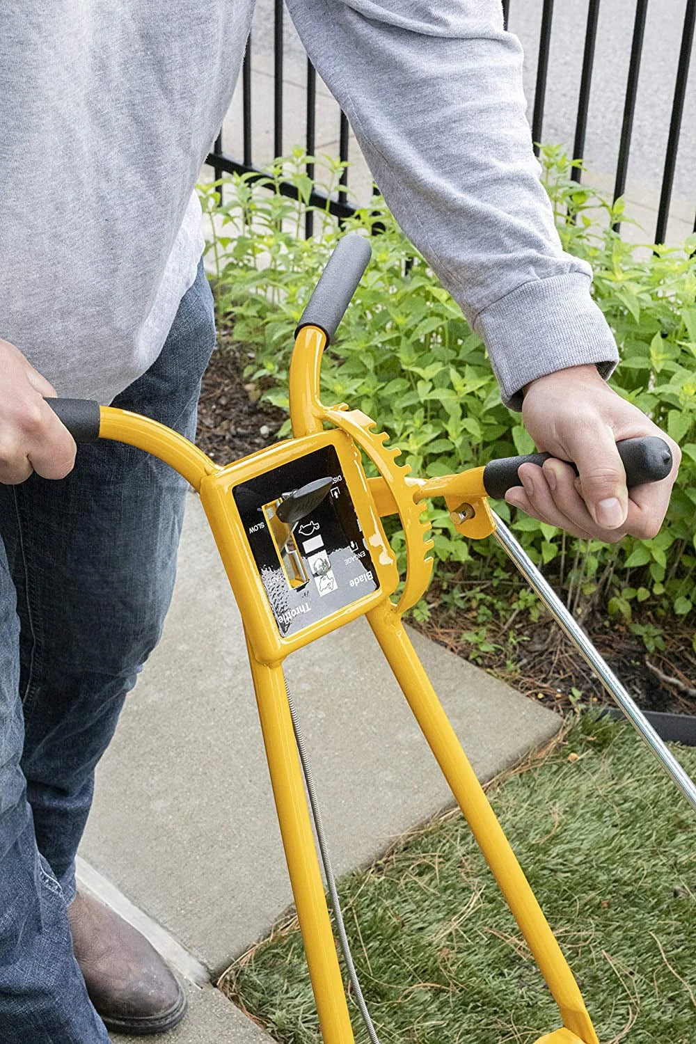 2026 01-5.5GT-7 Petrol-powered lawn edger, 5.50 Nm gross torque/3.5 hp B&S engine, 7-inch wheels