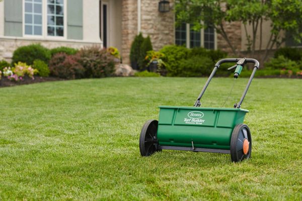 2026 Scotts 32-lb Turf Builder Classic Drop Fertilizer Spreader