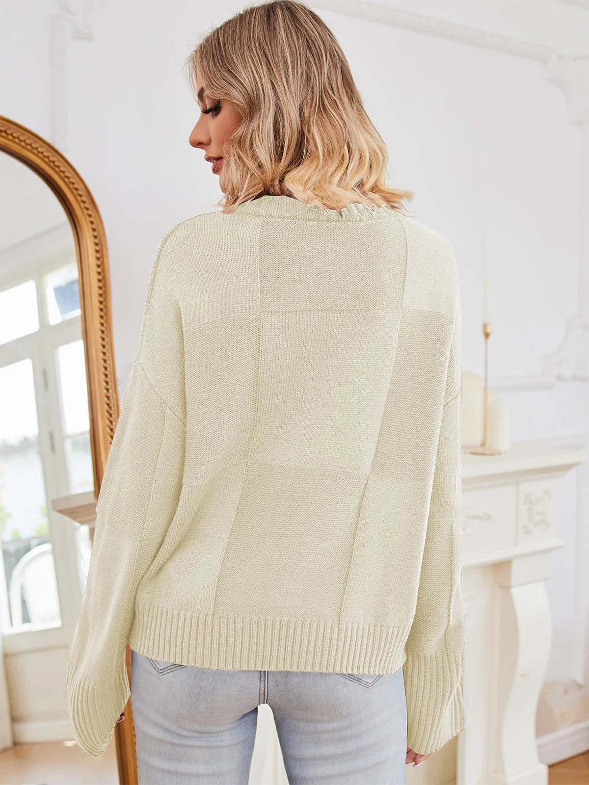 2026 Patterned Sweaters in Light and Dark Colors
