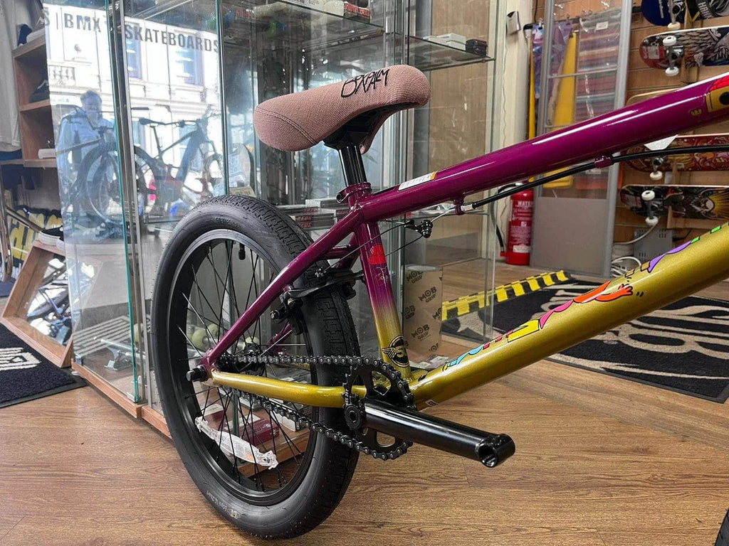 GT Performer BMX Bike – Mid-Range Freestyle Bike with 20.5" & 21" Top Tube Options