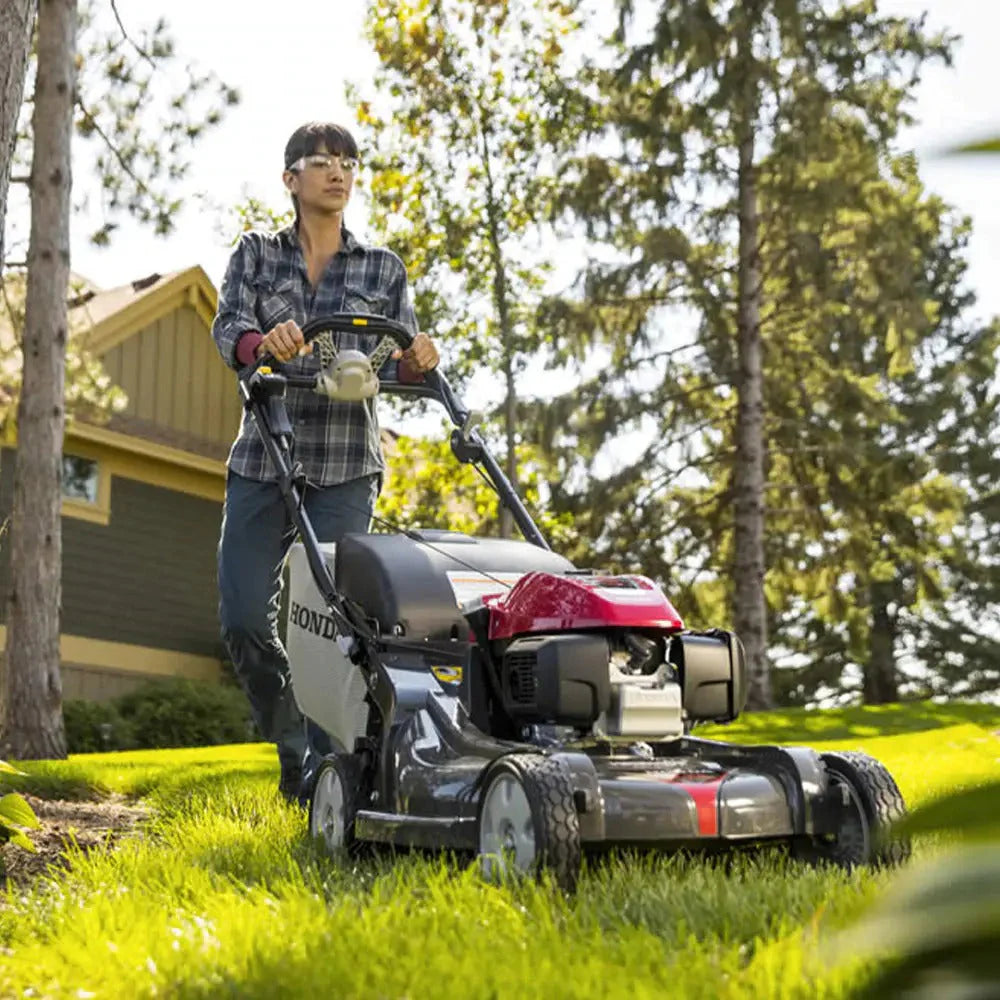 2026 Honda 21-inch Nexite self-propelled mower deck – Versamow 4-in-1 system – hydrostatic drive – electric starter – GCV200 engine with Roto-Stop