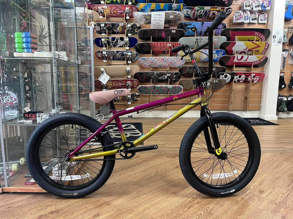 GT Performer BMX Bike – Mid-Range Freestyle Bike with 20.5" & 21" Top Tube Options
